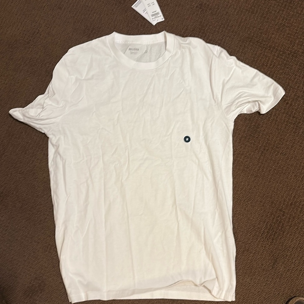 Hollister classic fit white t-shirt.